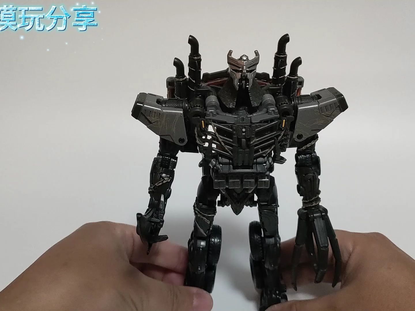 风逝模玩分享:第238期 变形金刚 黑曼巴 qt03 天灾