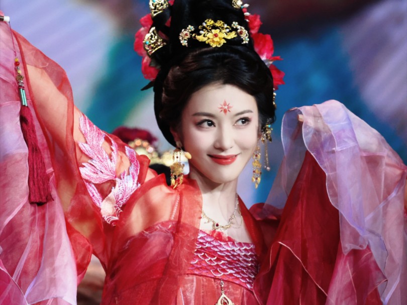 唐装一扮上，妥妥的唐风美人太绝了｜李云霄长安三万里21届电影闭幕式表演存档