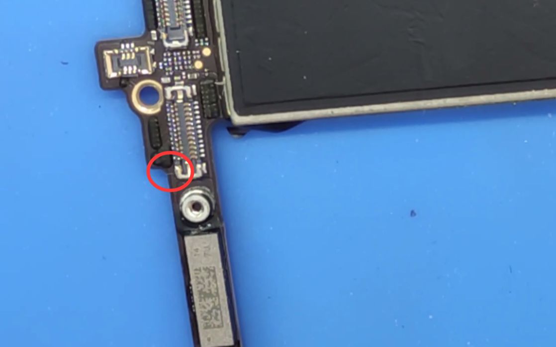 iphone8主板断裂导致开机键失灵让我们来给他刮骨疗伤