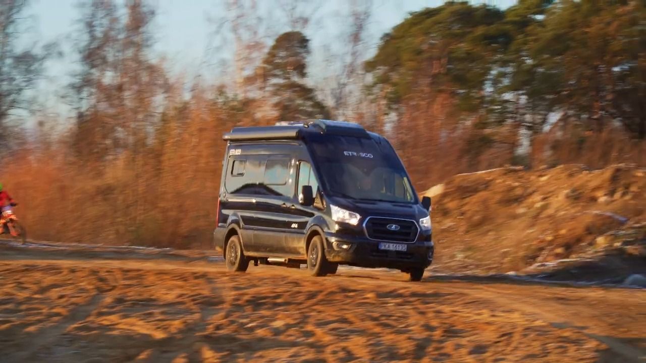 福特全顺350 4x4b型房车