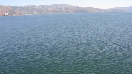 再美的风景也是陌生水域,要小心,不要轻易下水