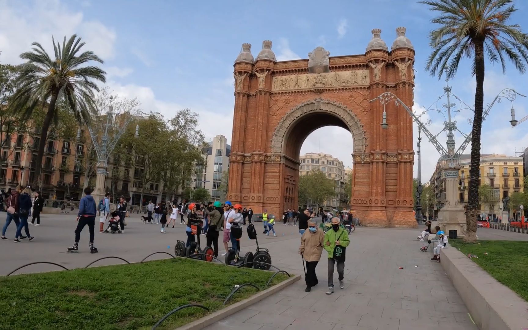 漫步在西班牙巴塞罗那,这里街上有许多特色建筑(Spain)哔哩哔哩bilibili