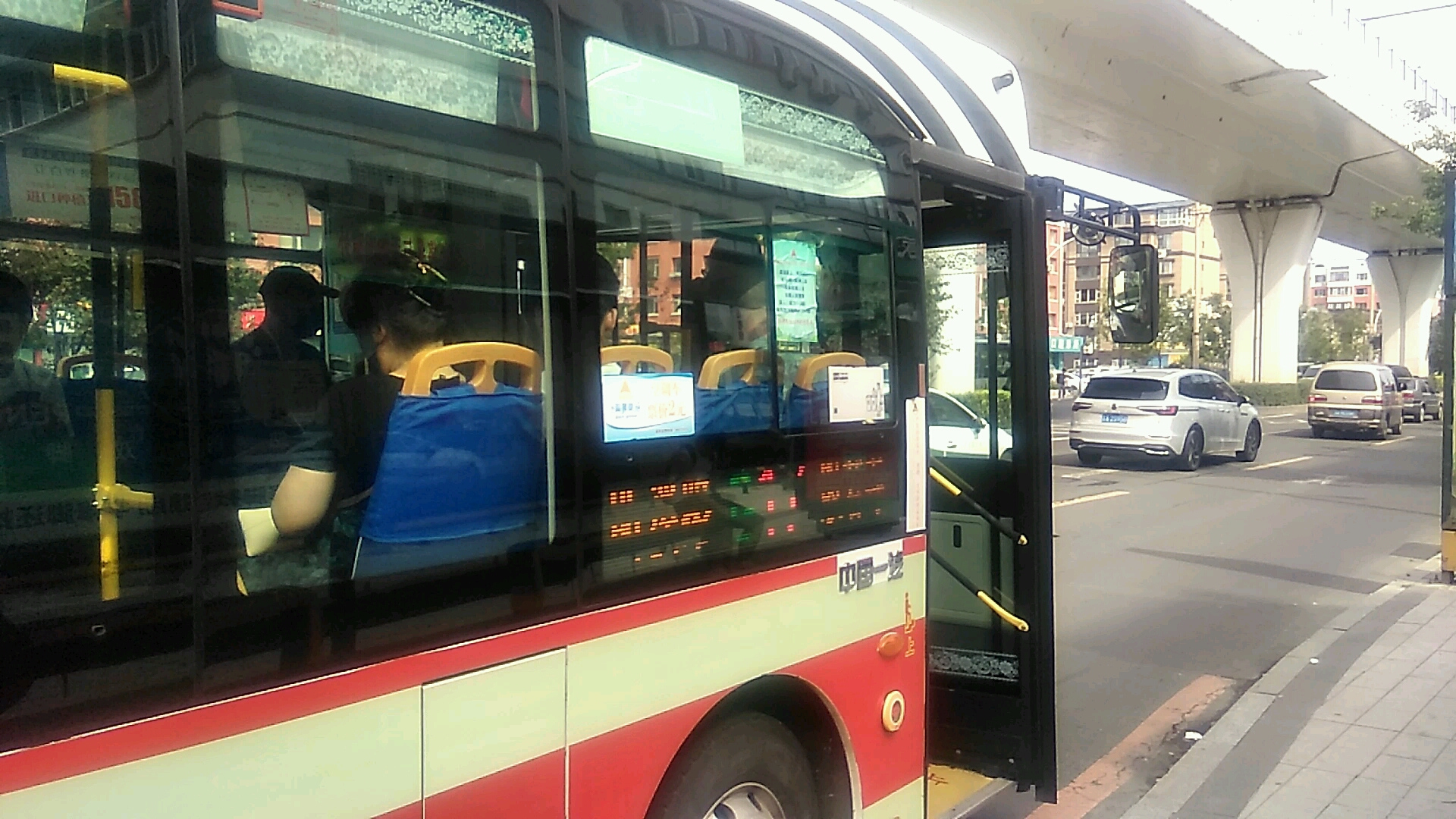 【长春公交】g17路一汽ca6100urbev25型纯电动公交车珠海路站出站