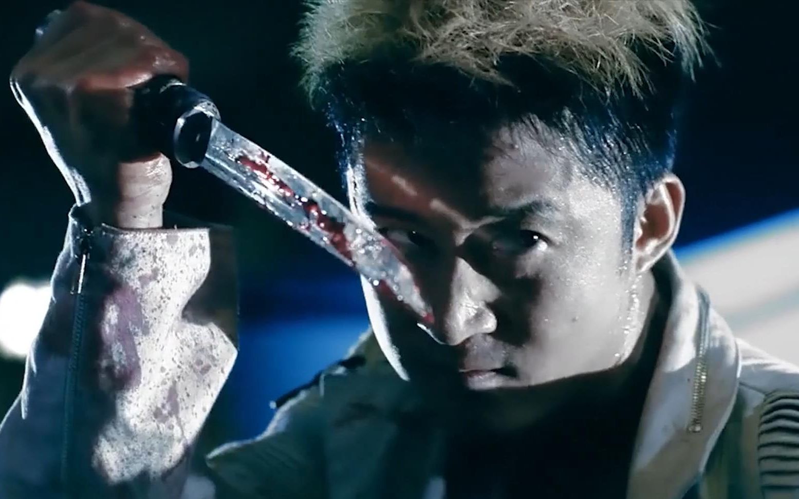 匕首一出 刀刀见血 吴京结尾那一幕是真的酷啊!