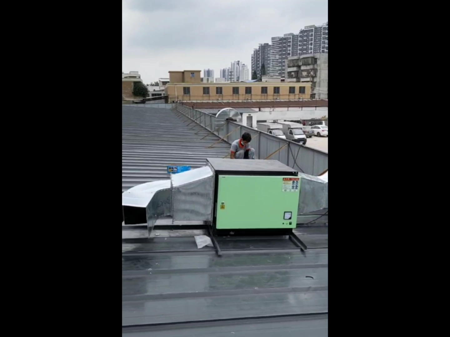 珠海市金湾区烤肉店排烟设备排烟管道,上排烟管道烧烤排烟设备,上排烟