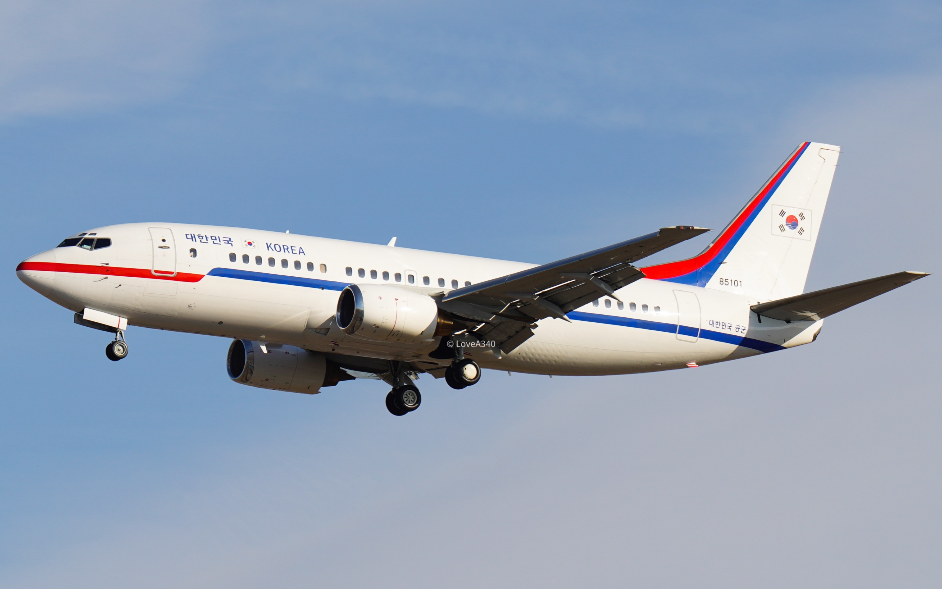 韩国空军 波音737-300 85101 落地首都机场跑道36r