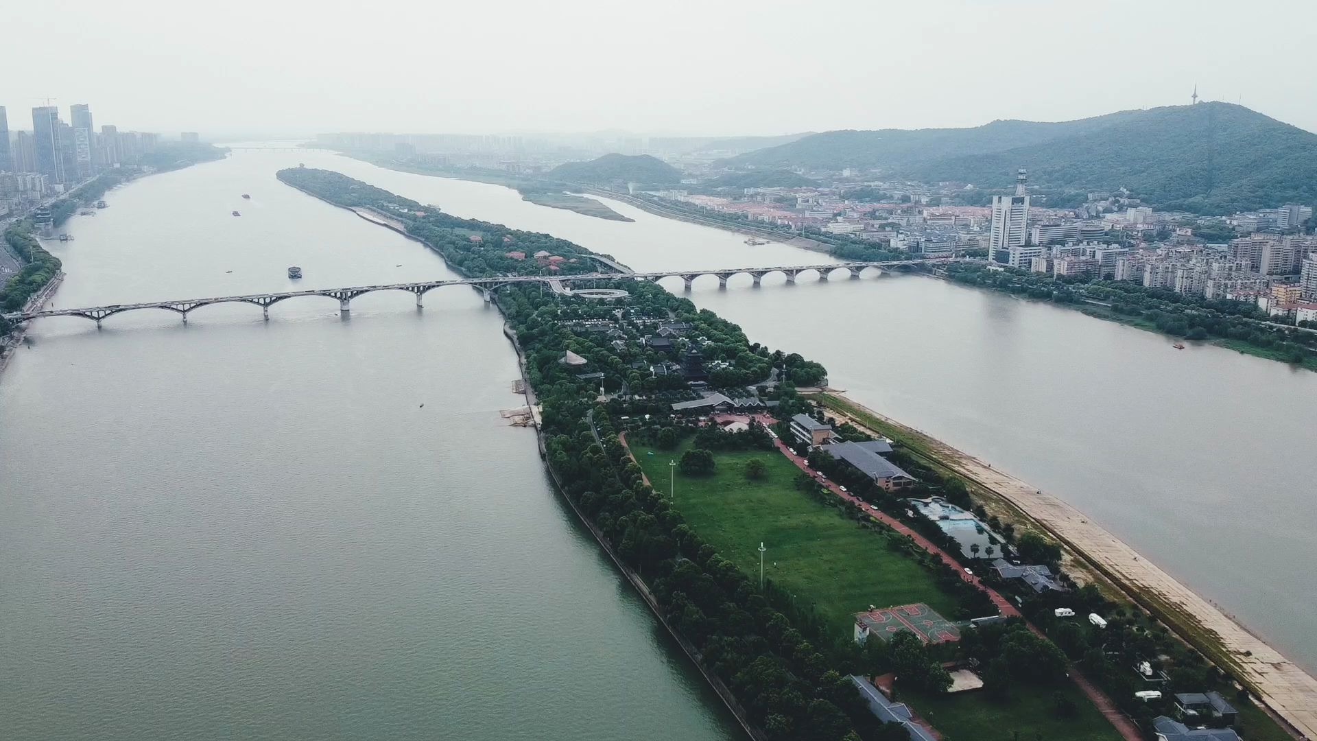 湘江 第一次航拍 不太敢飞_哔哩哔哩 (゜-゜)つロ 干杯~-bilibili