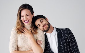 [图]Mandy Moore & Darren Criss -- Full Conversation Actors on Actors