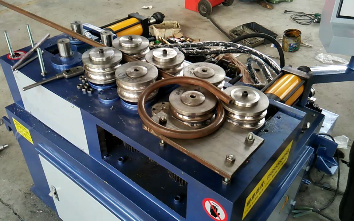 全自动数控20钢管一次成型滚圆圈到位,滚圆机加工能力强