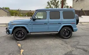 Video herunterladen: 梅赛德斯-奔驰-AMG G63 POV 试驾