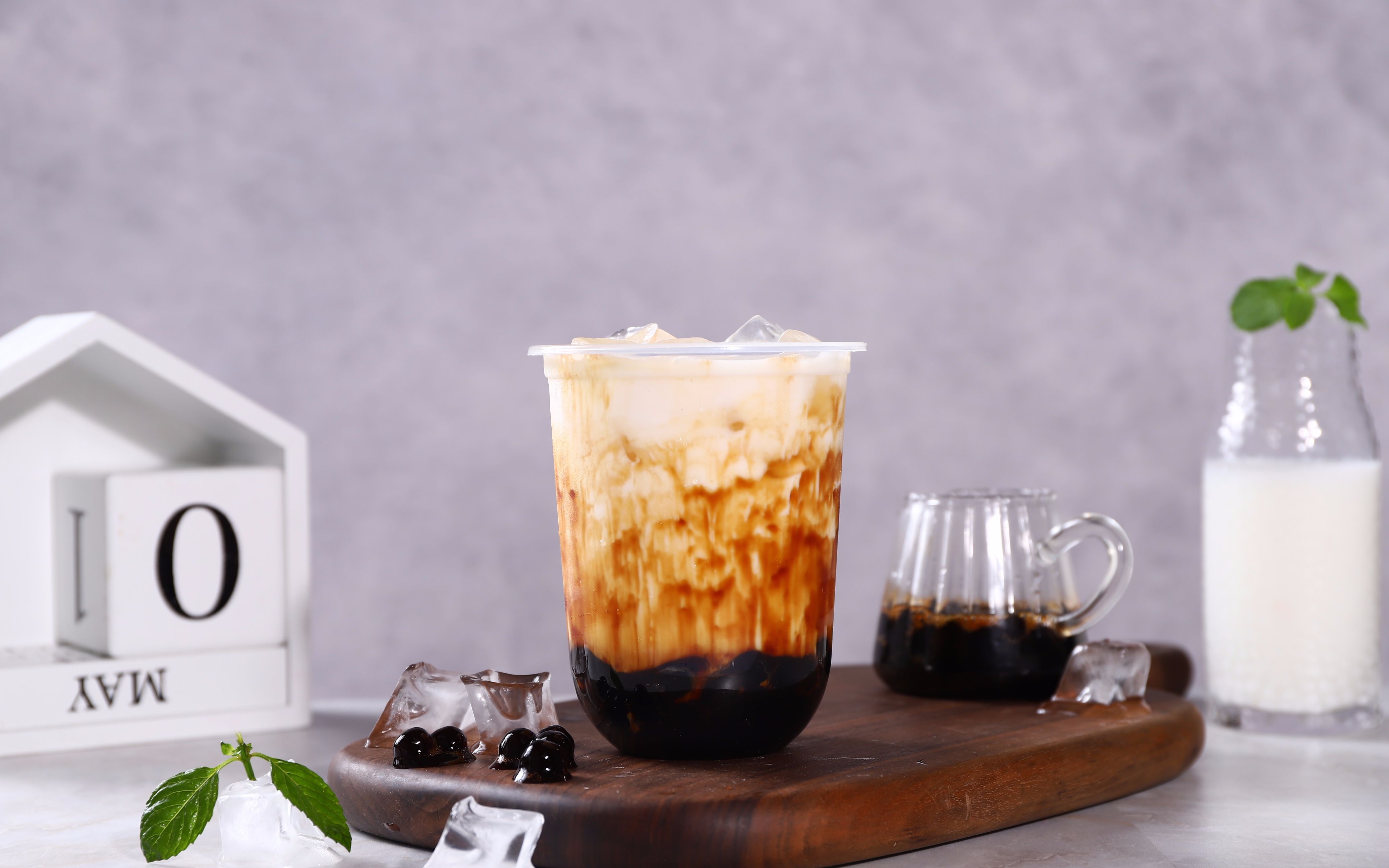 小兔奔跑茶饮学堂奶茶培训免费教程:鹿角巷黑糖鹿丸黑糖珍珠鲜奶的