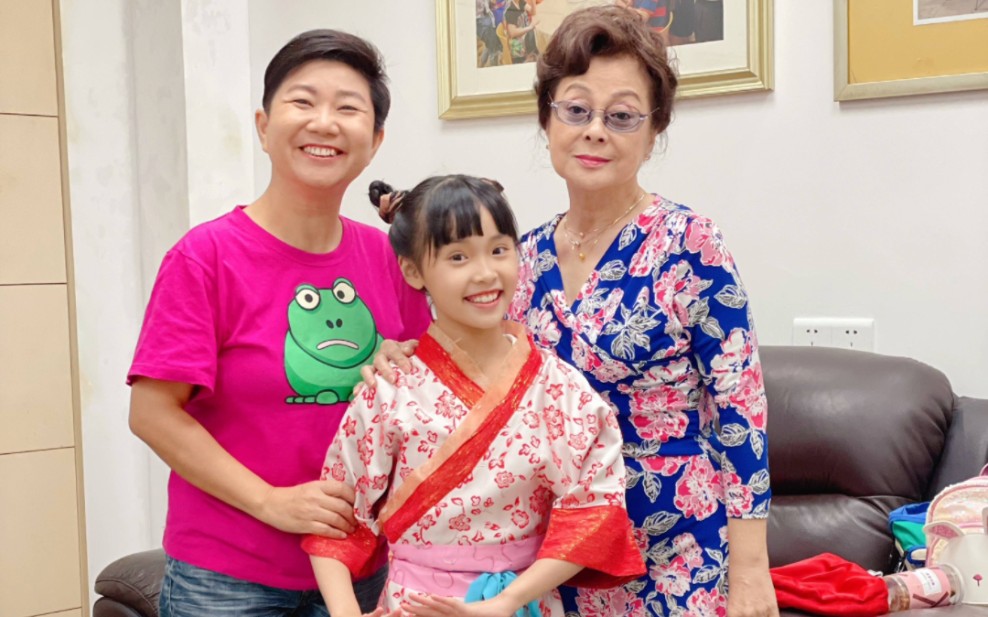 【外来媳妇本地郎】苏喜儿(张倩僮)慢慢看着长大