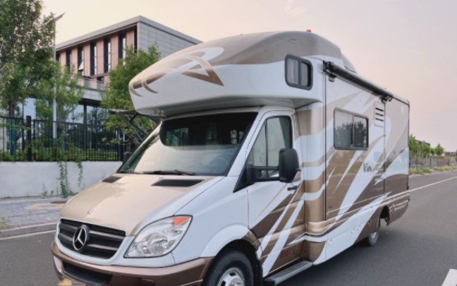 经典房车鉴赏:温尼贝格奔驰view 24j 2013款 特写