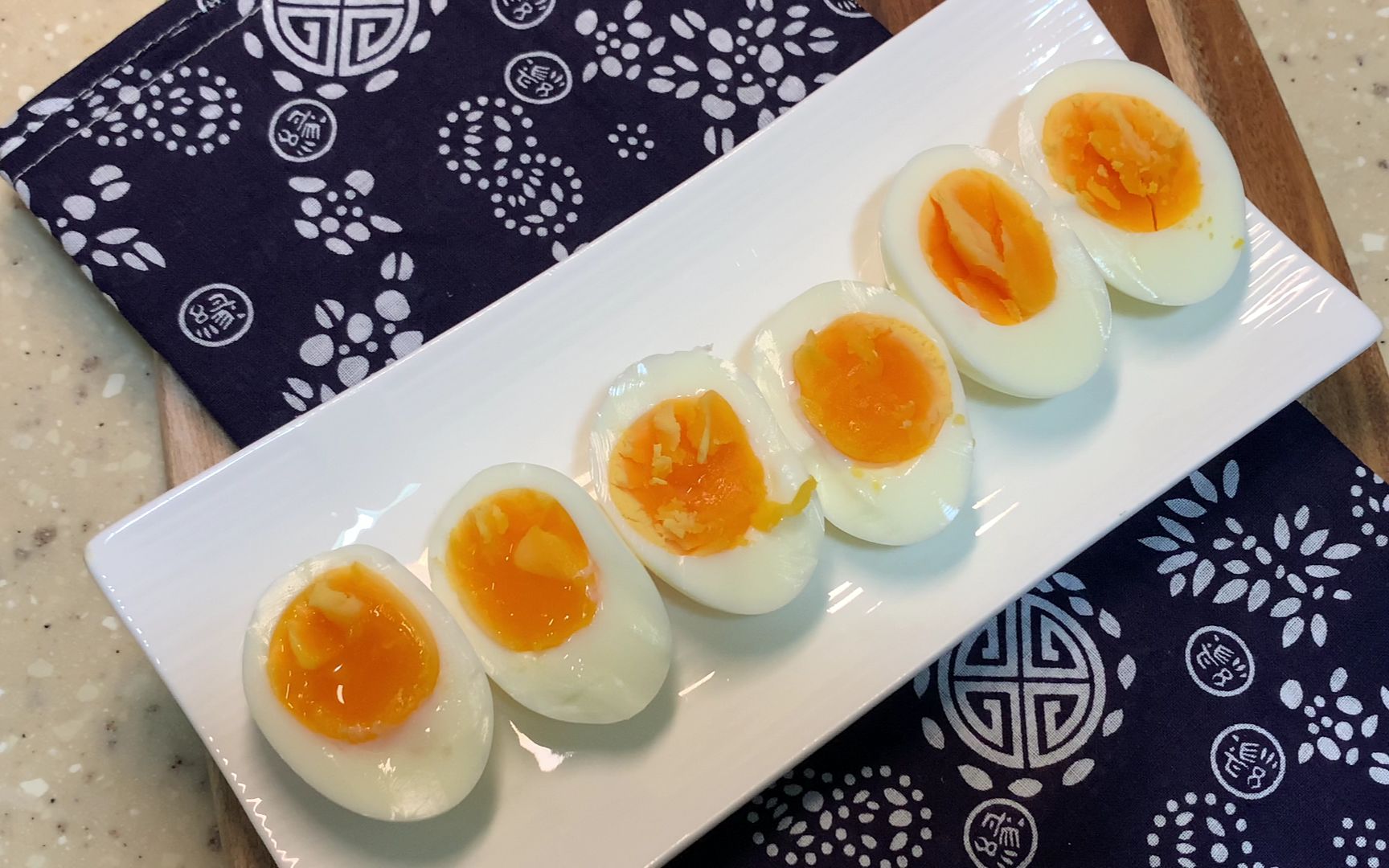 只需简单几步,你也能做出媲美餐厅的完美水煮溏心蛋