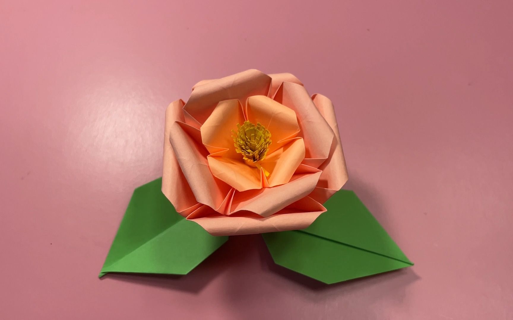 创意折纸教程,漂亮又简单的山茶花折纸方法,有手就行!