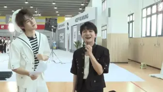 周深跑男直播《借过一下》唱完全场欢呼
