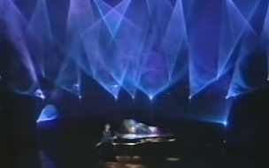 [图]恩雅Enya-Only If 现场-BBC One-Royal Variety Performance 1997 英国皇家汇演