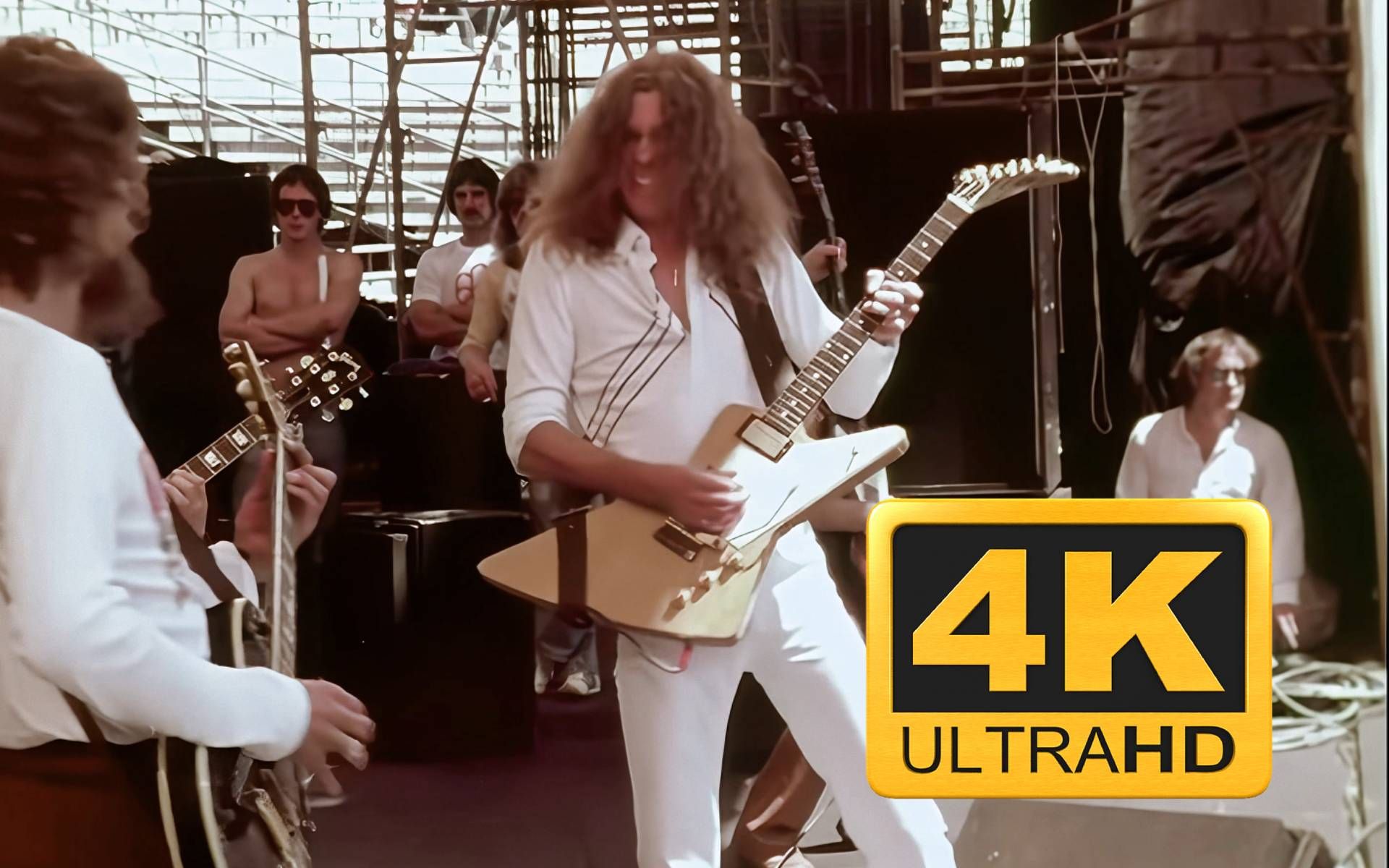 [图]Lynyrd Skynyrd - Freebird -1977 - Live at Oakland Coliseum Stadium 【4K修复】