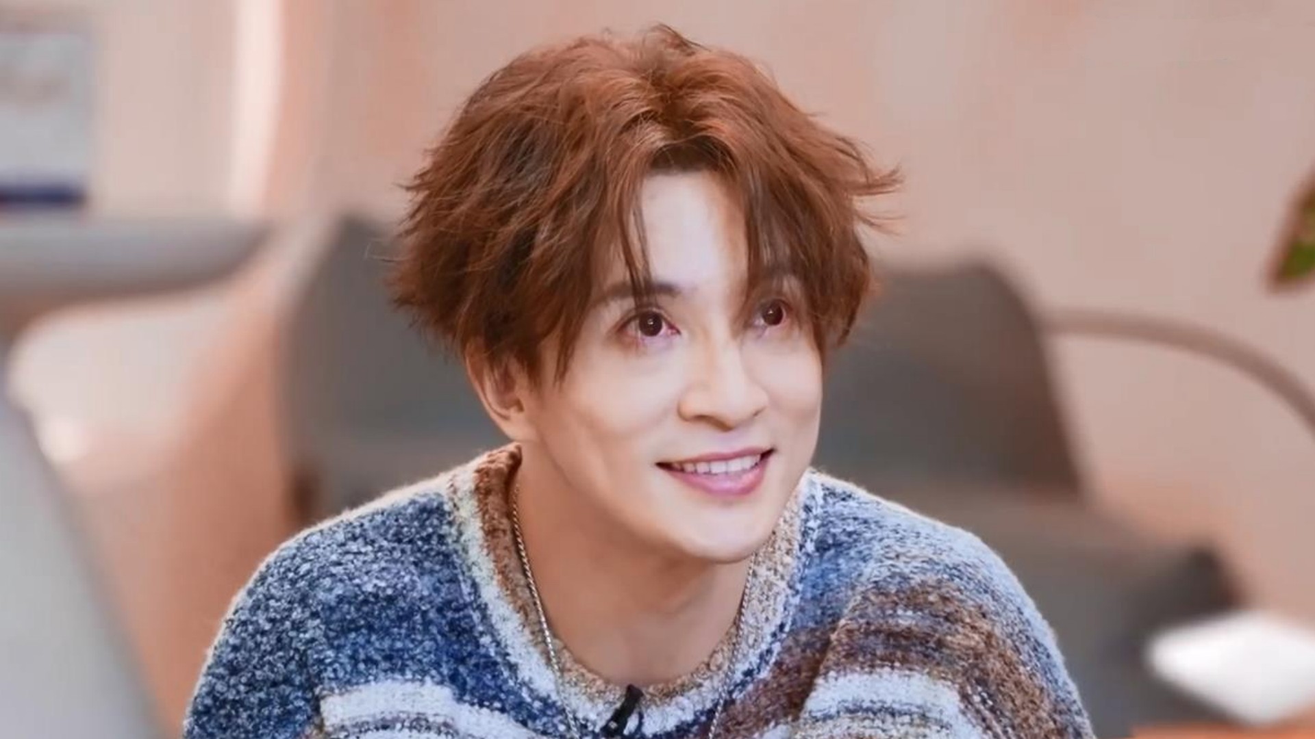 节目组消费死者?薛之谦听谈到赵英俊强忍着眼泪,手忍不住发抖