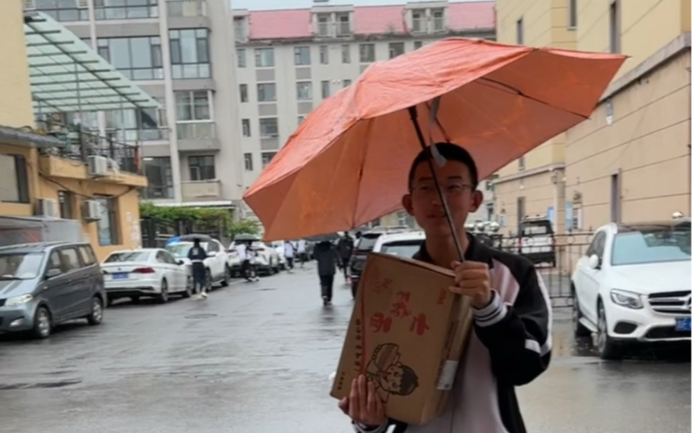 小木是个善良又温柔的男孩儿,真希望他未来可以顺心如意,不要为谁而