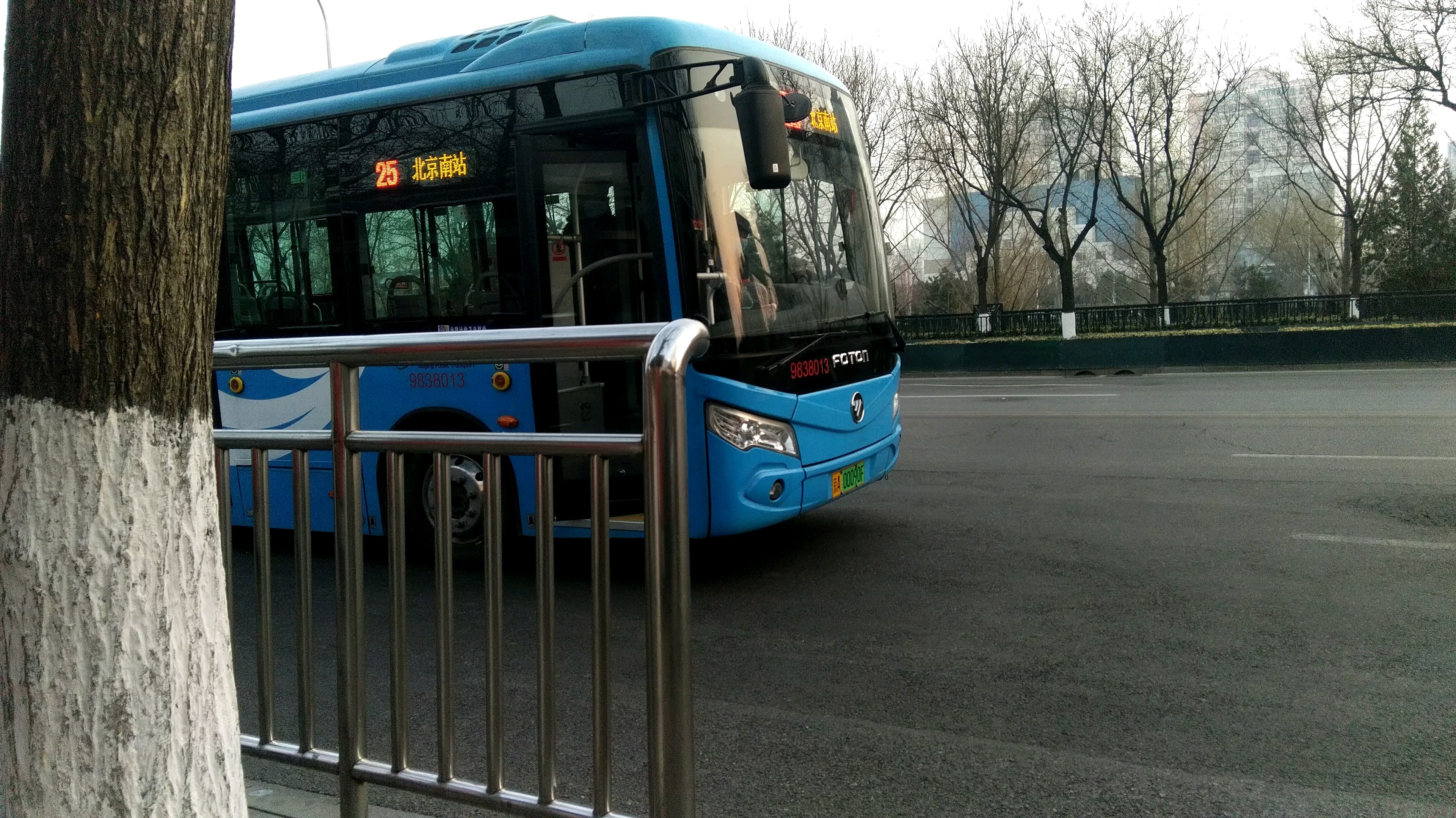 北京公交25路永定门西出站.