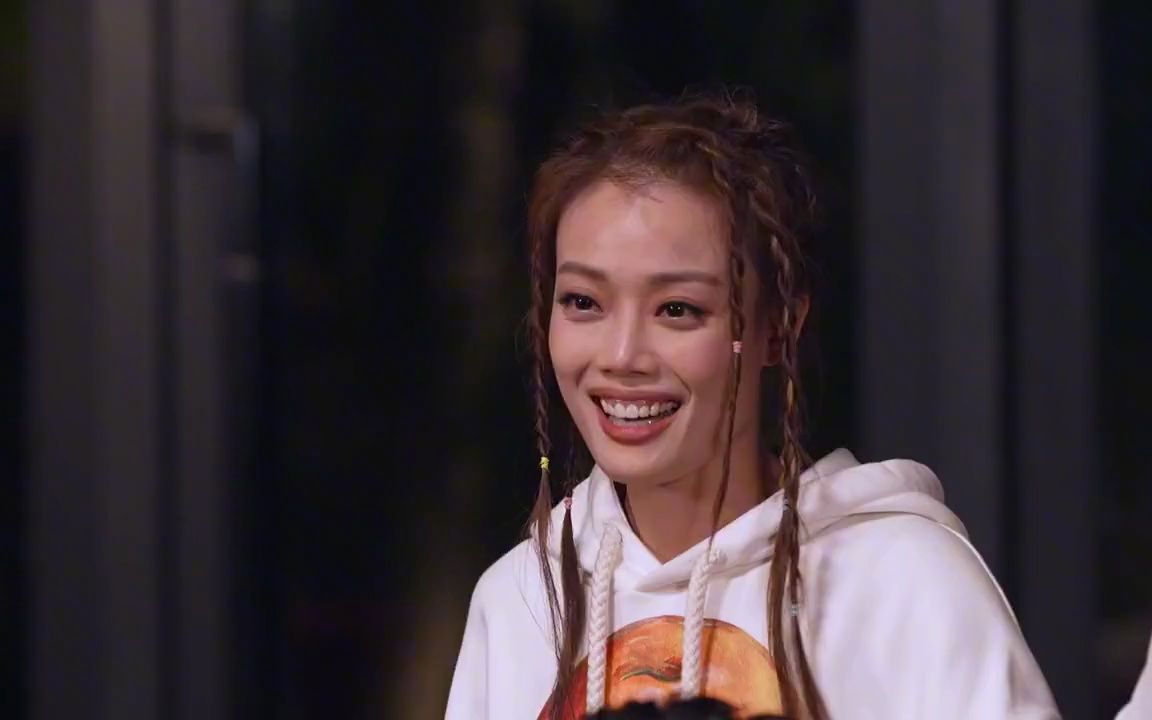 综艺:容祖儿这一抱,谢霆锋直接窒息