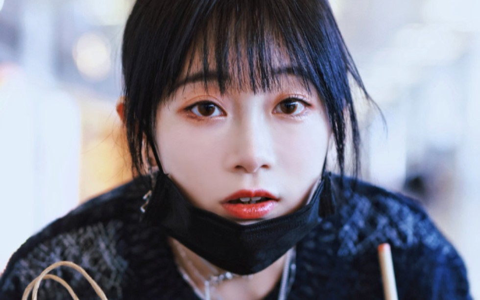 可爱女人刘增艳为你演示狂野和性感(dys48划掉snh48增锅)