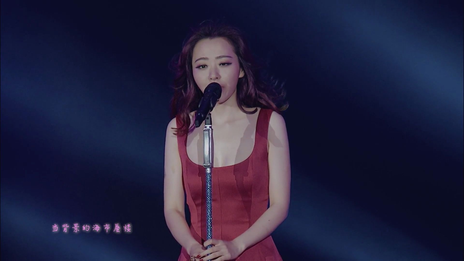 张靓颖太美了,深情演唱《我们说好的》惊艳全场,这嗓音真是绝了!