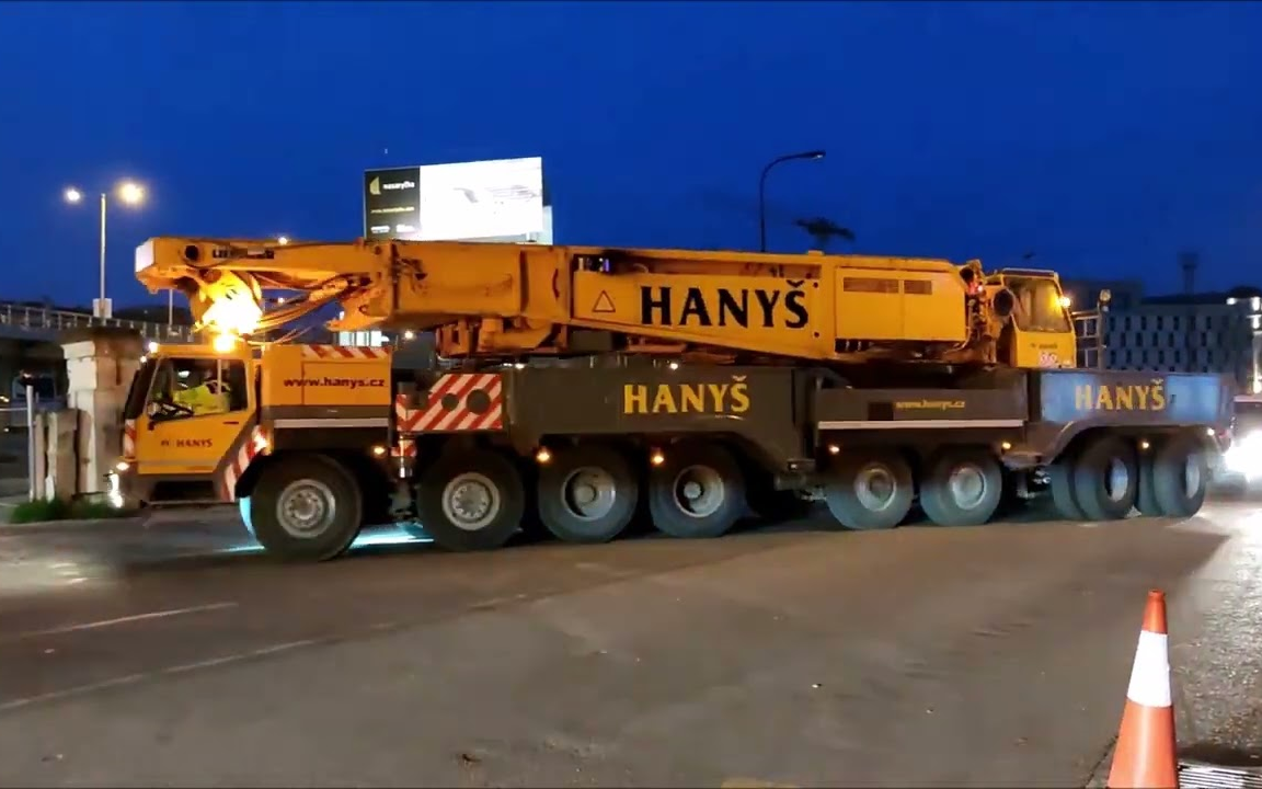 【特种运输】【eso011】将利勃海尔 ltm 1800 起重机运输至施工现场