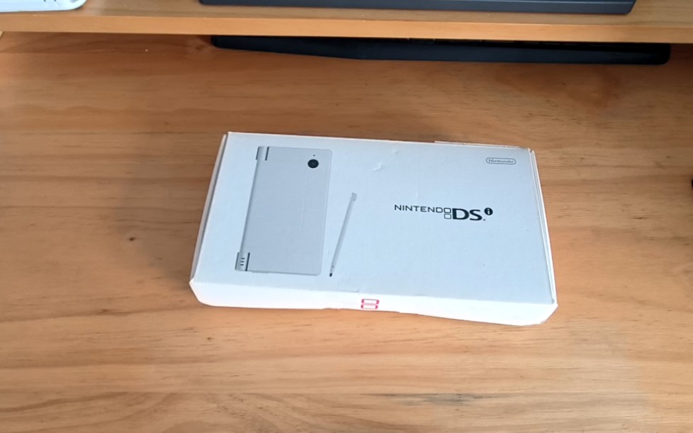 (nds开箱)任天堂掌机 ndsi白色 双屏游戏机