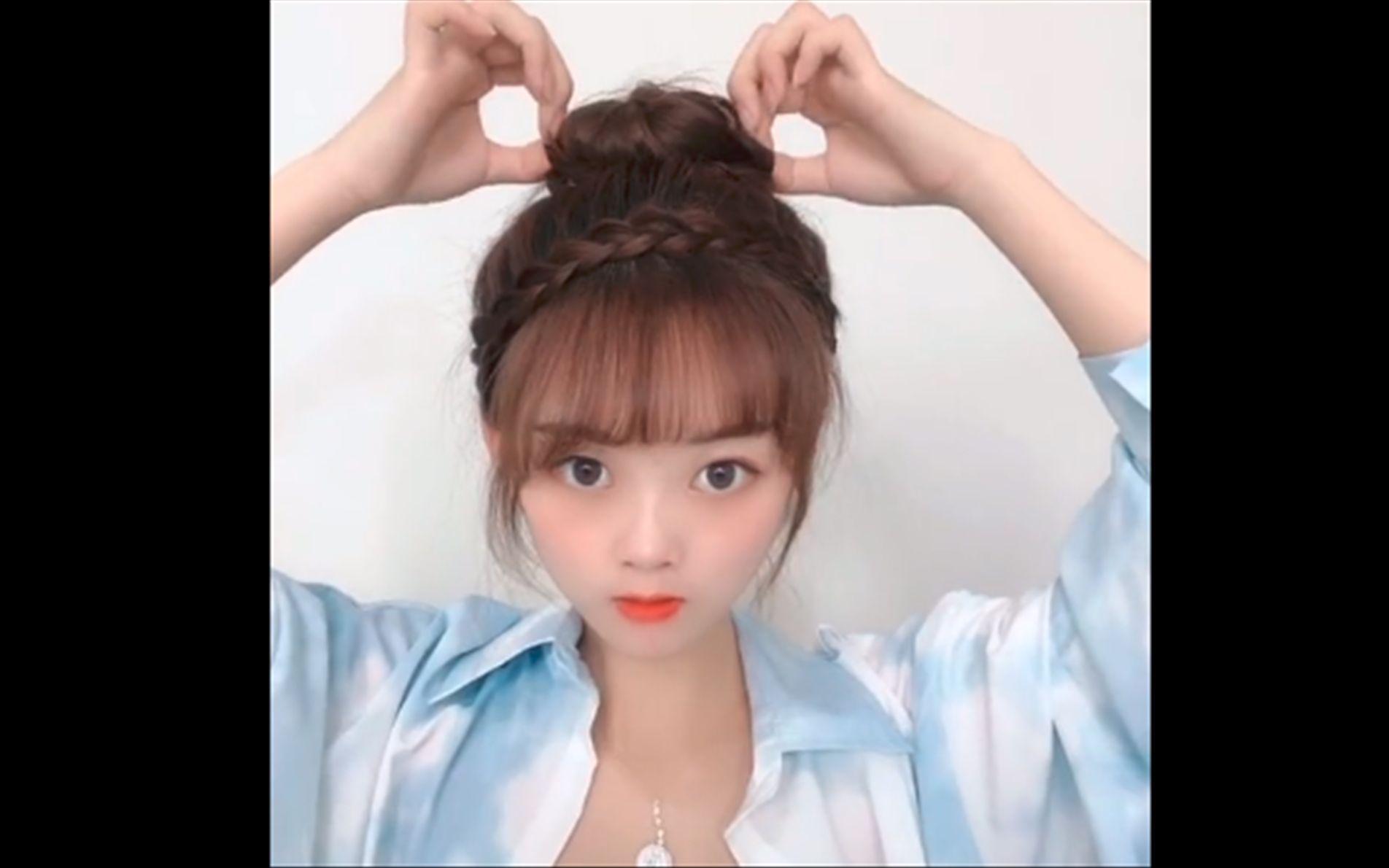 【女生发型推荐】安娜公主编发丸子头