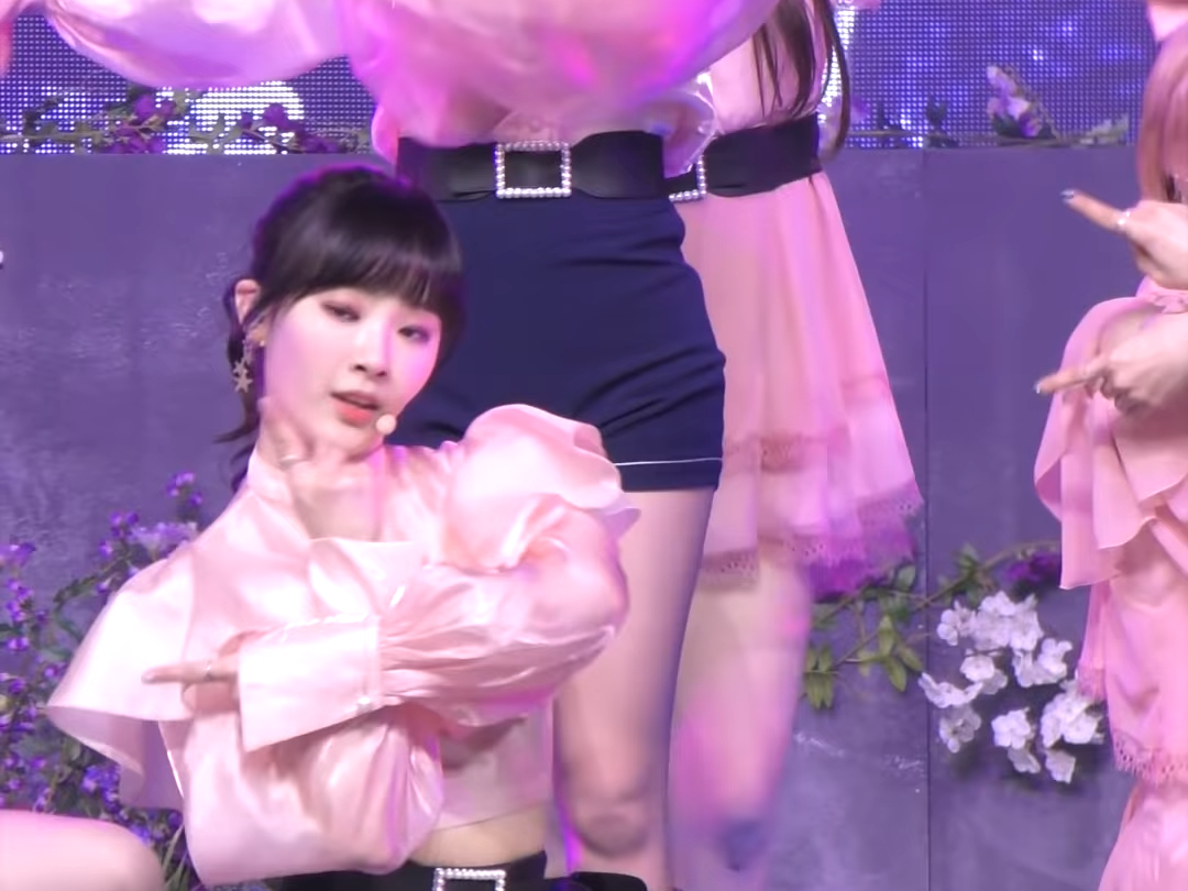 公园少女 pinky star(run) (gwsn soso fancam) @mcountdown_2019.