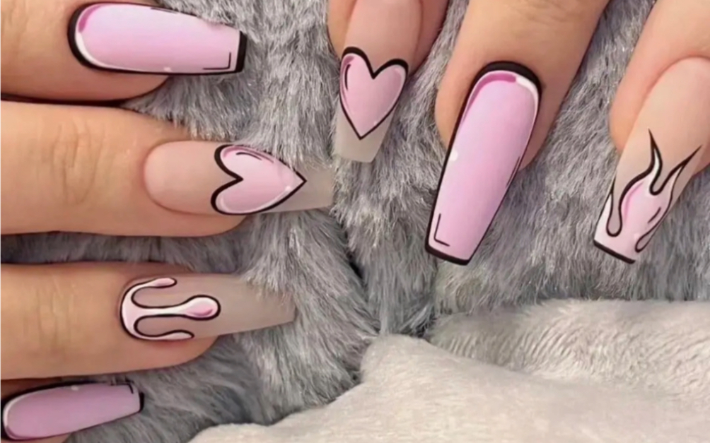 二次元#美甲分享#图文来了#显白美甲 你未必出类拔萃但一定与众不同没