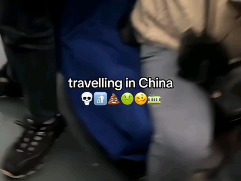 绿皮火车发了短短8秒的vlog,评论区炸了,一言不发简单几个表情但好有