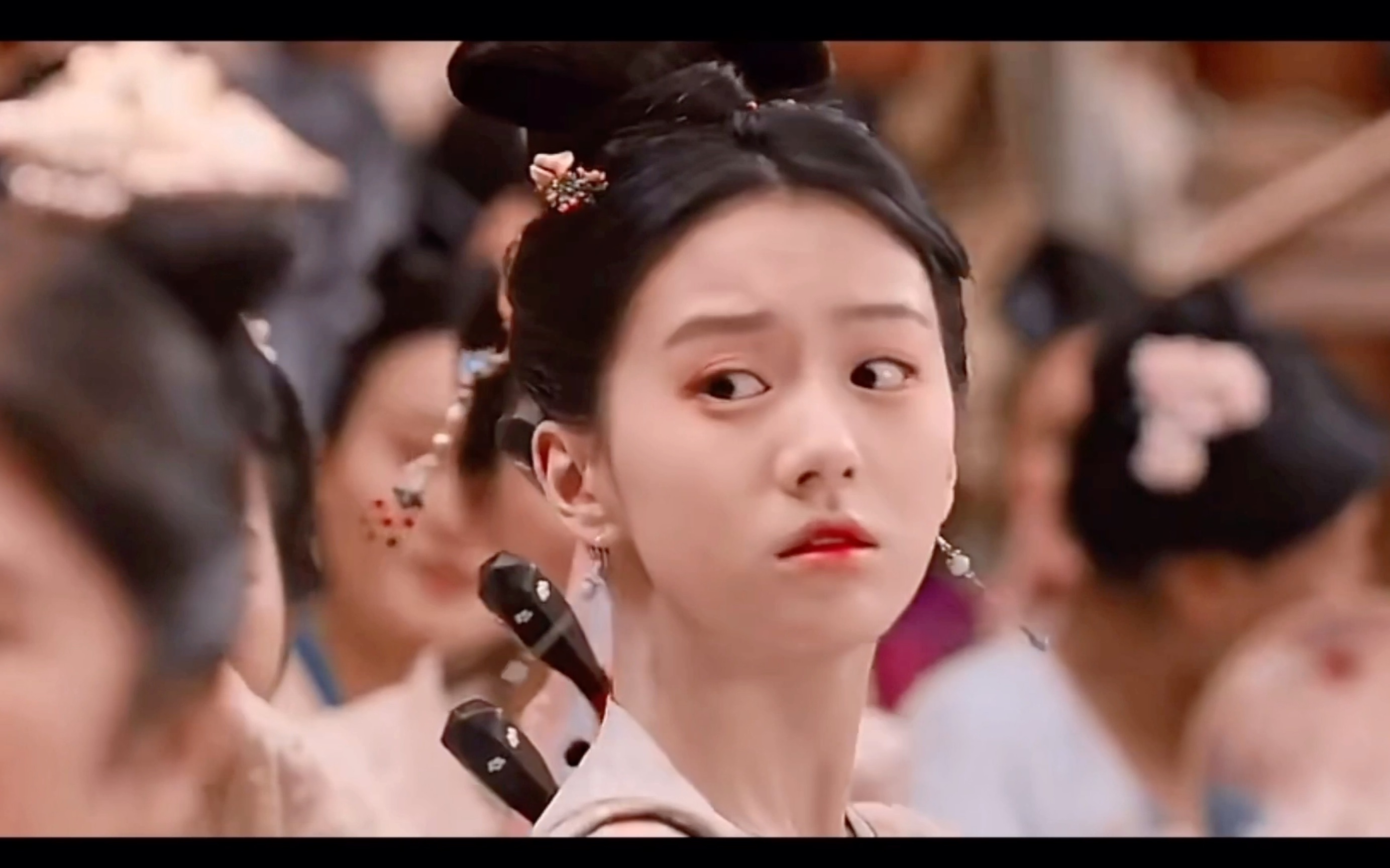 昏君体验卡丨包上恩 她好像一直灵动的小兔子