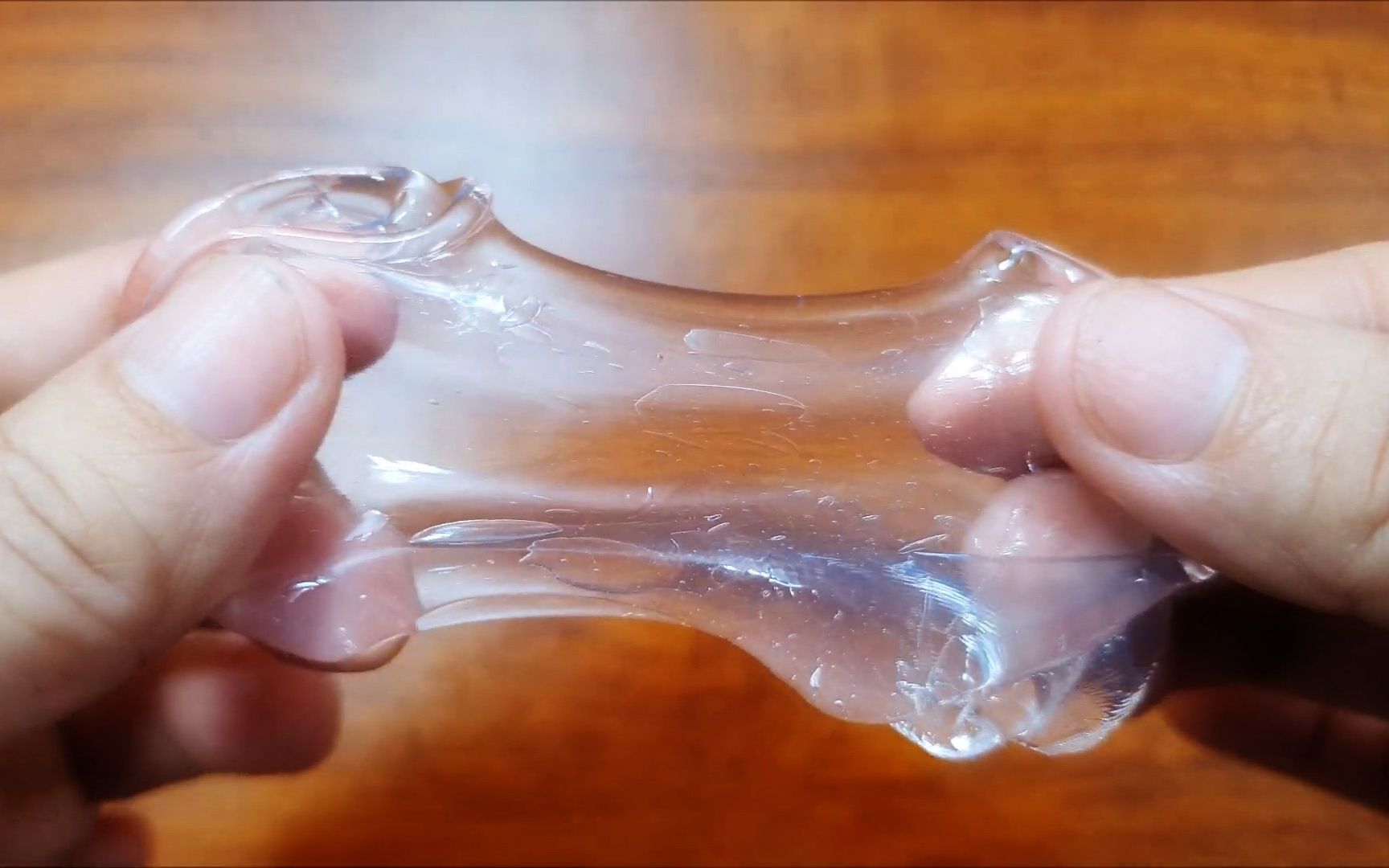 无硼砂无胶水,用洗洁精和小苏打制作透明液态玻璃泥史莱姆