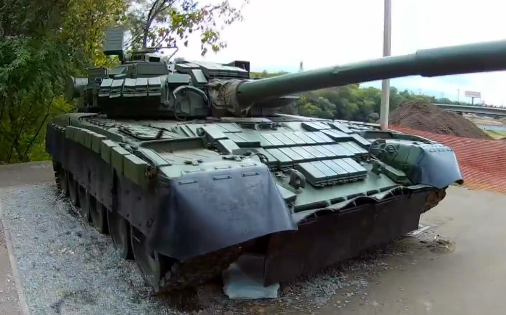 俄罗斯某个小区内t80bv主战坦克接触1爆反202010