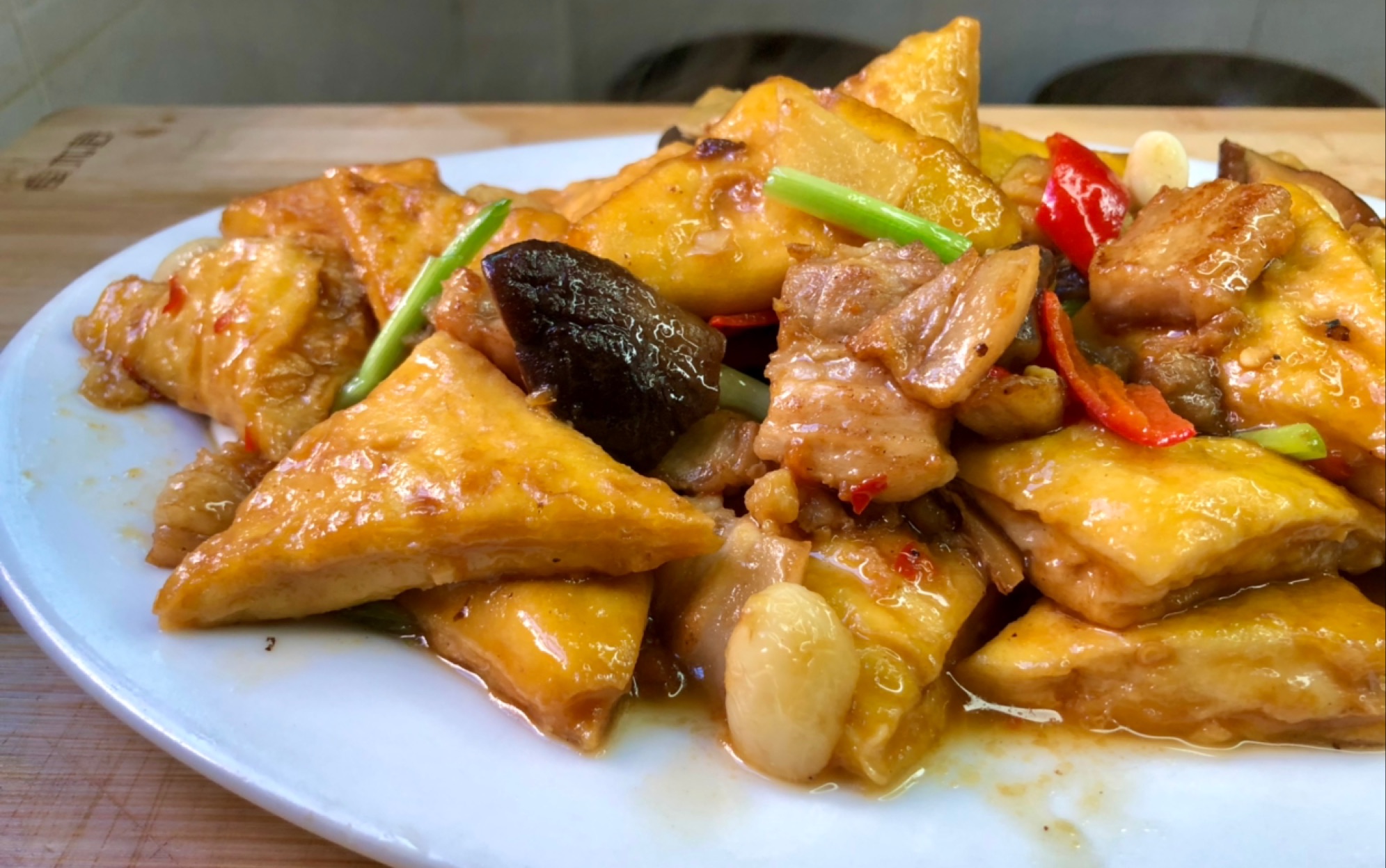 潮汕饭店必备菜:红焖普宁豆干,口感软糯细腻,一道菜配3碗饭