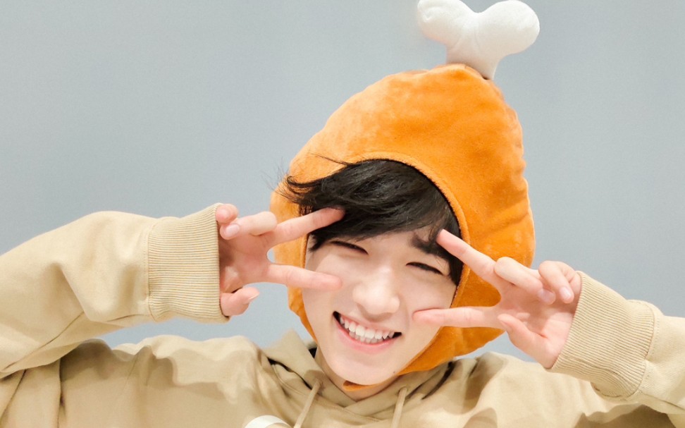 宋亚轩芽芽的照片混剪