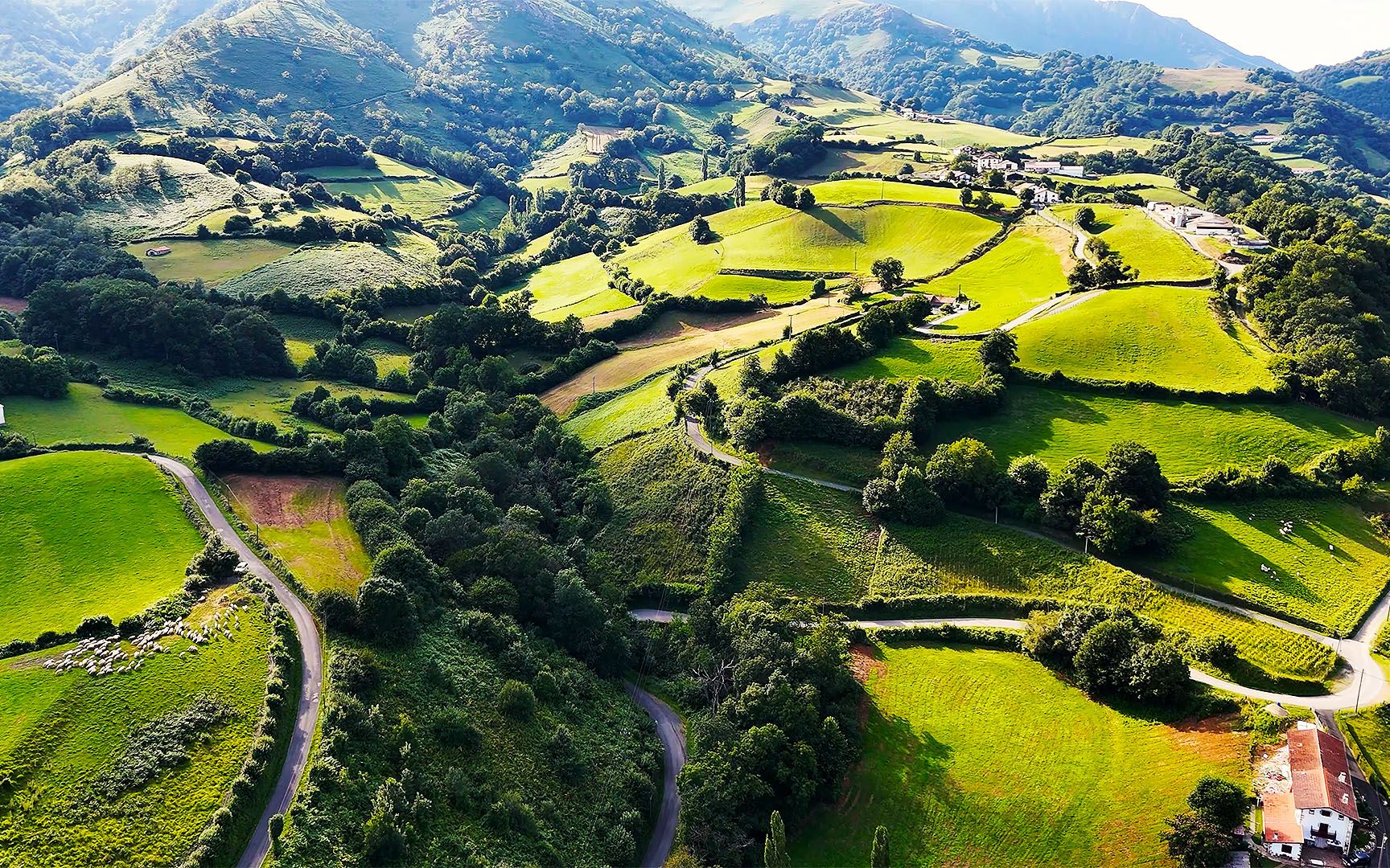 宫崎骏笔下的动画世界 碧蓝晴空下的比利牛斯山