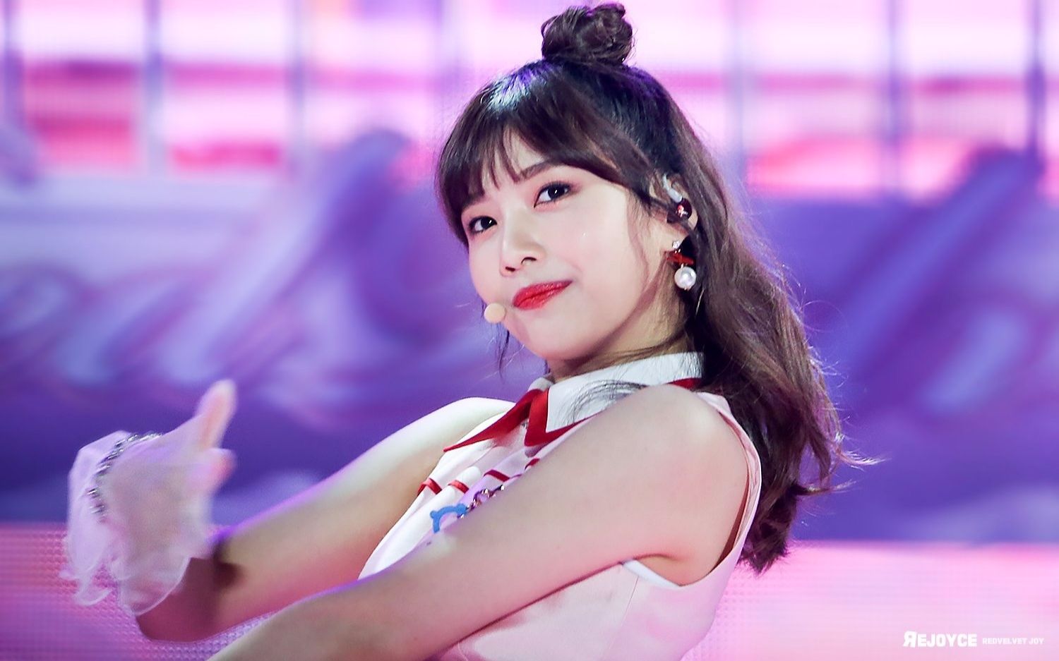 161119redvelvetrussianroulette