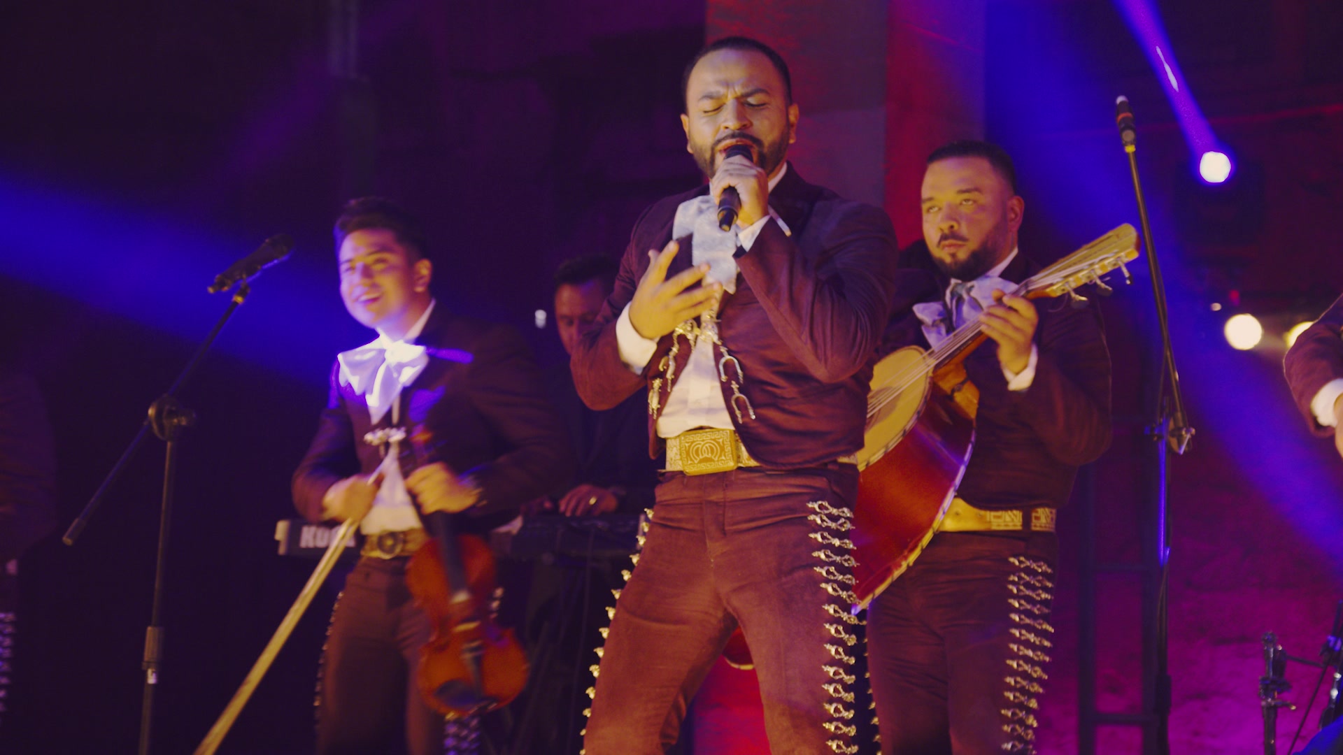 [图]Vente Pa' Ca - Mariachi Por El Mundo