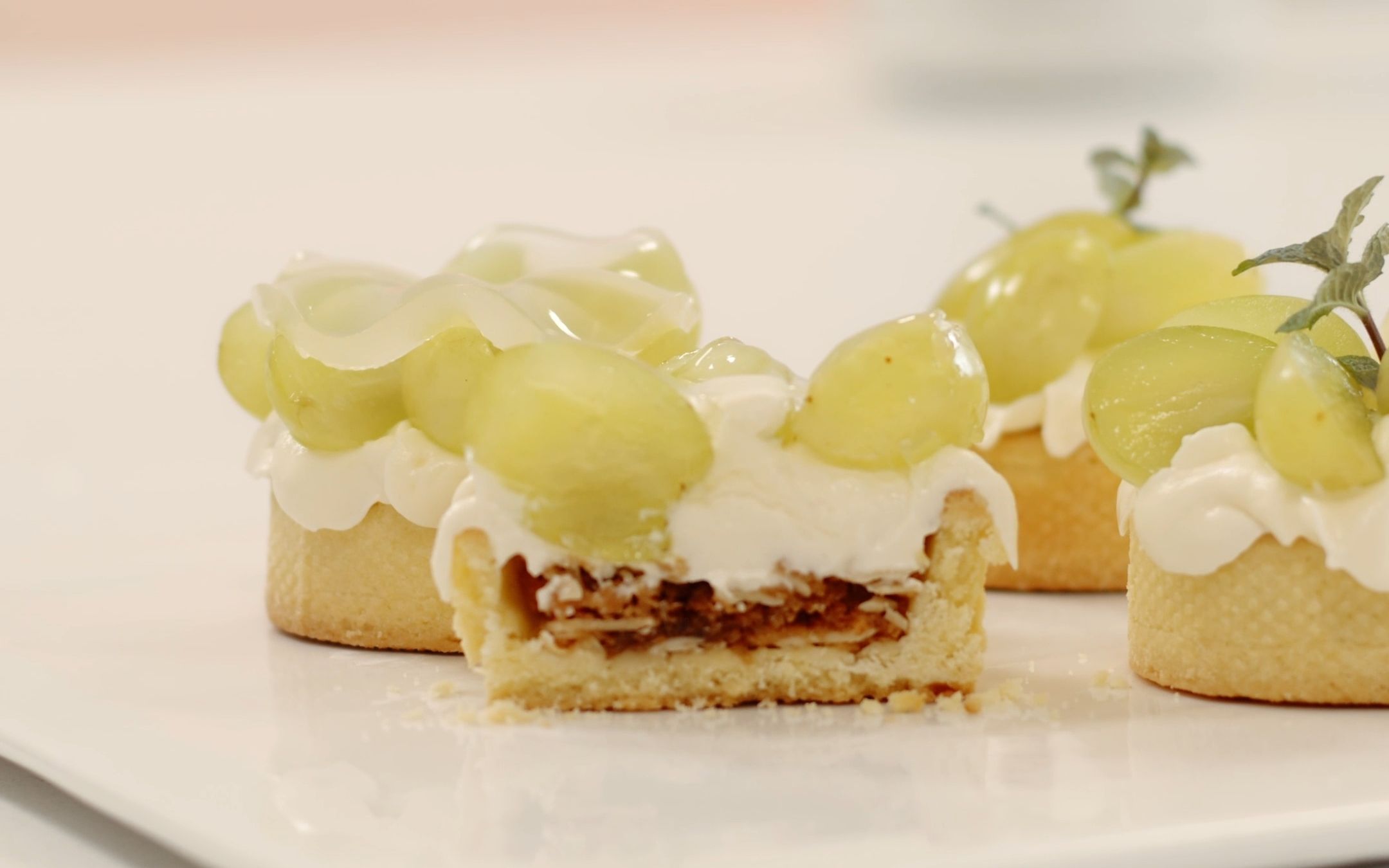 一口吃下去,满嘴都是青提香97阳光玫瑰挞