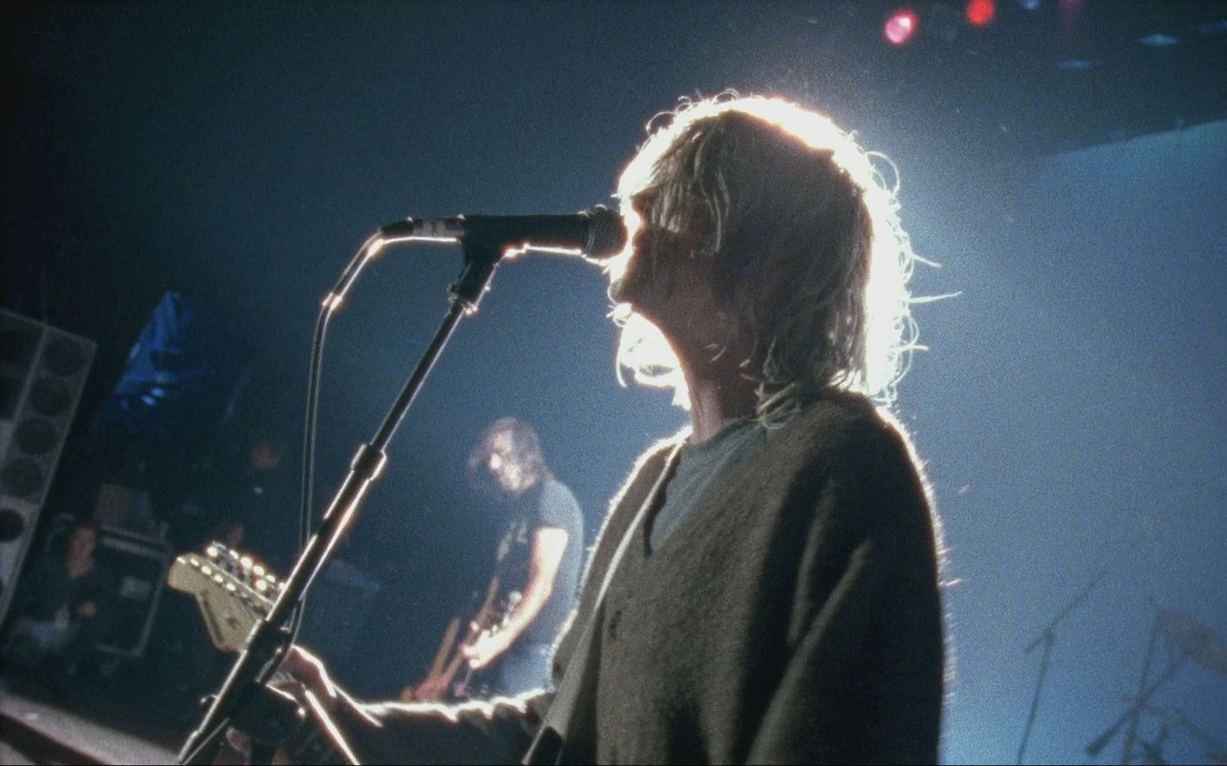 [图]Nirvana - About a Girl (Live At The Paramount 1991)