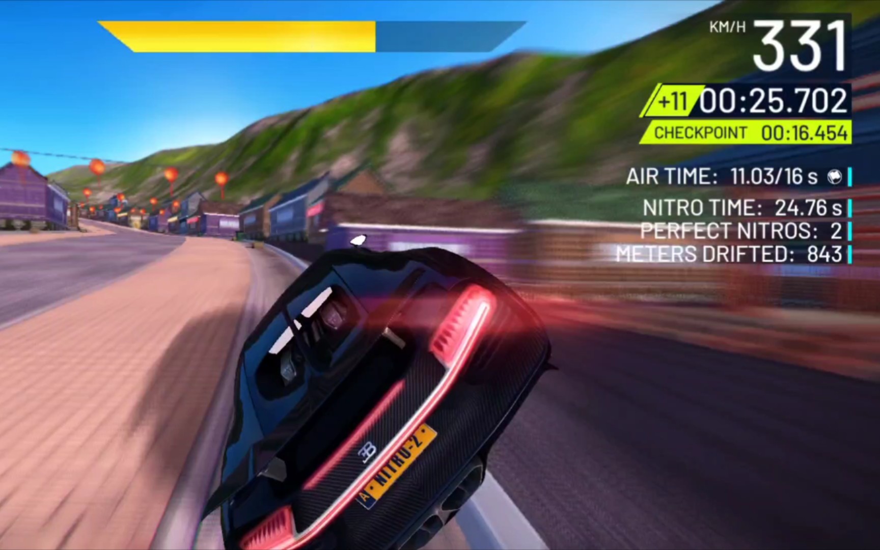 在狂野飙车:氮气2里开高速车还是蛮爽的