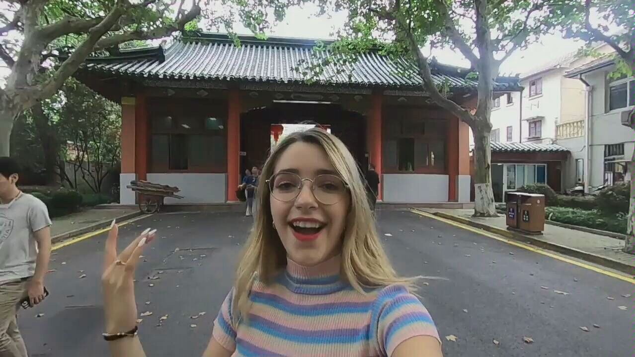 克罗地亚留学生女孩介绍上海交大徐汇区的宿舍