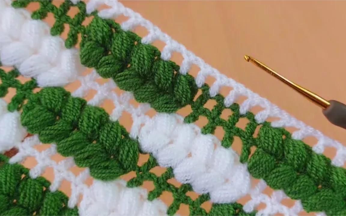 钩针编织新颖独特的镂空叶子花样,编织春秋衫,围巾好看又时尚