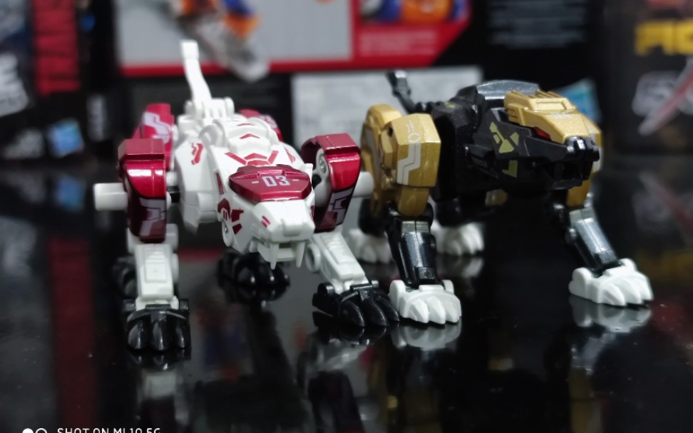 超合金钢甲兽战斗虎王红虎霸王战狮金狮