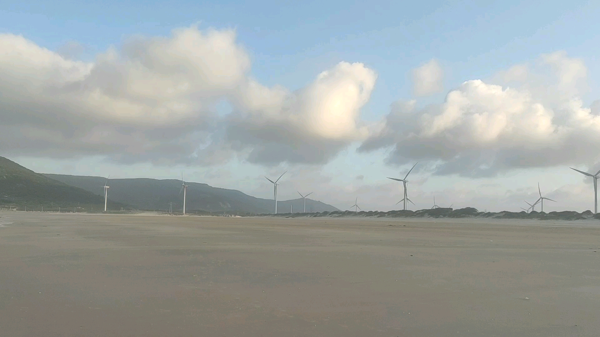 长江澳风车田沙滩图片