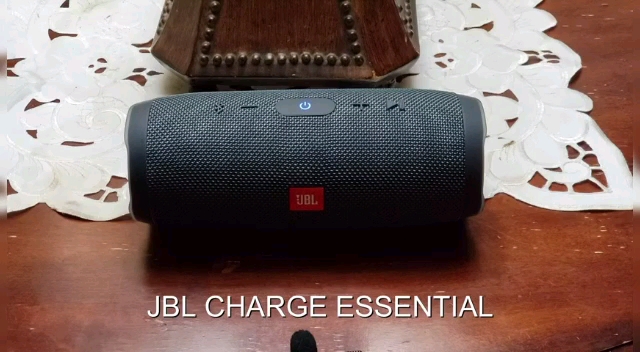 [图]JBL CHARGE ESSENTIAL 对比 JBL CHARGE4